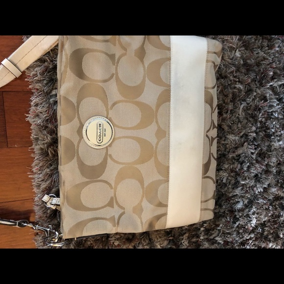Authentic Coach Handbag - Picture 5 of 7